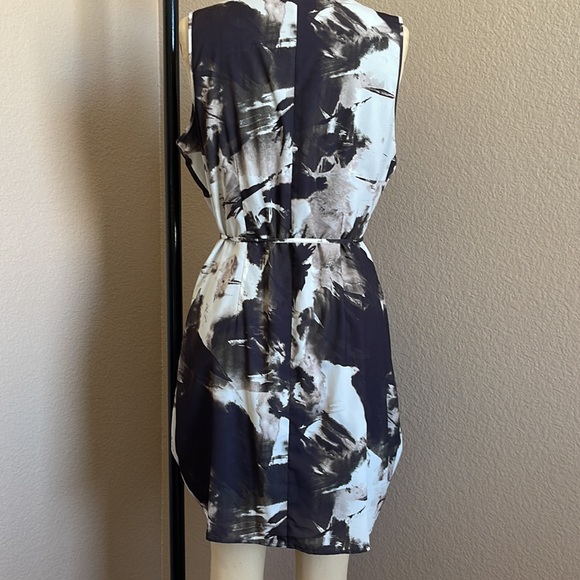 H &M bubble front dress - Picture 4 of 7